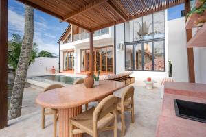 Villa Localita Rosa - Hidden Gem 3BR Designer Villa Infinity Pool Views