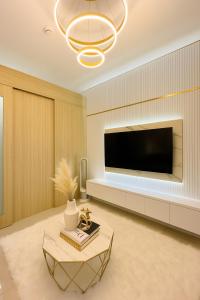 STAYCATION CONDO SHORE RESIDENCES one bedroom w balcony pool view near SMX SM MOA IKEA NAIA DFA OCEAN PARK DFA