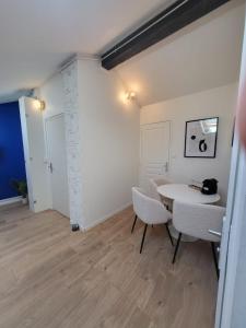 Appartements Appartement Gratte-Ciel 4p Chek in H24 : photos des chambres