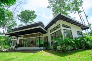 Anusara Dream Villa with Pool & AC - 4hvězdičkové hotely ve městě Talamanca