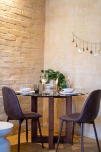 Bohemian Private Flat, Aircon, Secure Parking