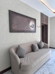 ميثاق للشقق المخدومة