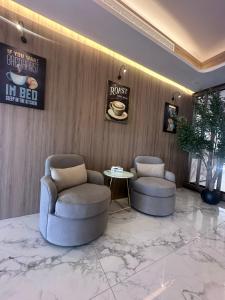 ميثاق للشقق المخدومة