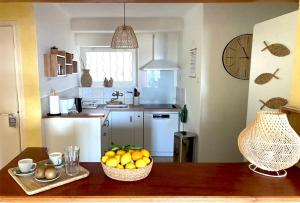 Appartements Beautiful sea view, AC, garden, beach minutes away by foot! : photos des chambres