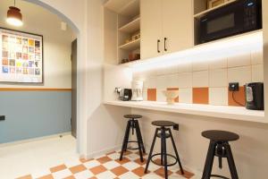 Acropolis Luxury retreat