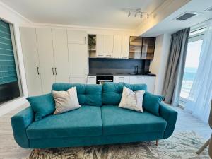 White Titanic -Luxury Turism