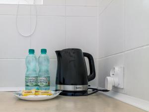 Market Square View Studio by BookingHost