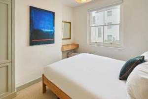 Host & Stay - Window on the World