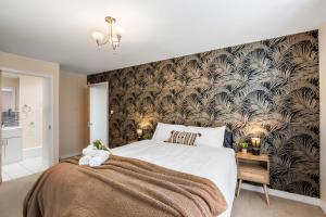 Luxury Apartment - Balcony - Prime Location - Sleeps 5