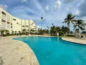 Costa Del Sol Juan Dolio 2BR Sunset, Beach Front