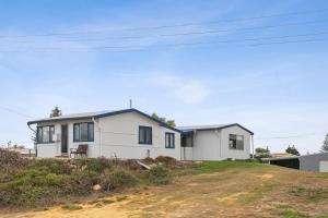 Vintage Ledge Point Beach Shack