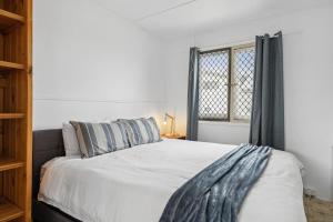 Vintage Ledge Point Beach Shack