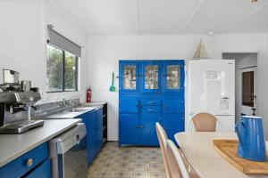 Vintage Ledge Point Beach Shack