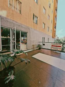 Amelies 2BR Place Baguio Balcony Mountain View