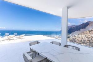 Crystal I Luxury Apartments by Hermosa Rentals