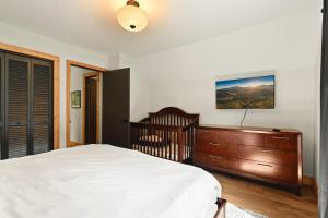 Modern Mountain Escape