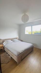 Spacious Cottage in Le Mans, Quiet & Terrace, 7 People