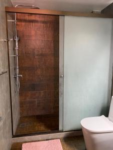Habitación con baño privado en casa compartida