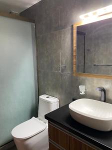 Habitación con baño privado en casa compartida