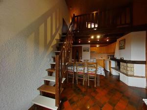 Appartement cosy 7 couchages, au pied des pistes, cheminée, parking - FR-1-241-23