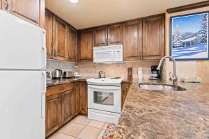 Lodge Tower 494 Two Bedroom Residence