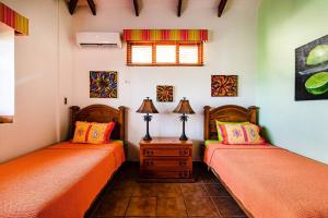 Beachfront Ocean view terrace right on the beach