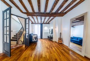 Charming Triplex Hypercentre