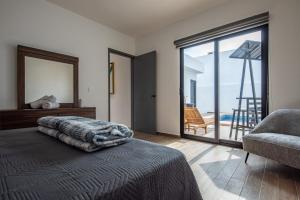 Captains House Marina Front, Unique View