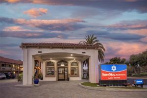 SureStay Plus by Best Western Santa Clara Silicon Valley - 3hvězdičkové hotely ve městě Santa Clara