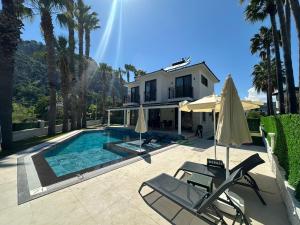 Villa Breeze - Luxury 4BR Villa - River 50m