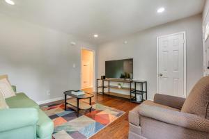 Inviting Home w Backyard: 8 Mi to Dtwn Atlanta!