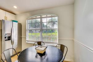 4 Mi to Beaches Fort Myers Escape with Patio