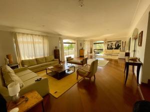 CASA COM 1406 m JARDIM GUEDALA SP