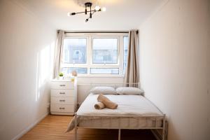 Private Rooms near Canary Wharf