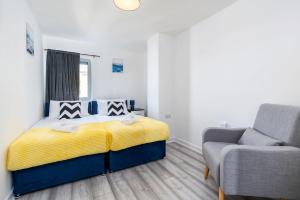 2BR 2BA Apartment Sleeps up to 5 With a Parking Bay