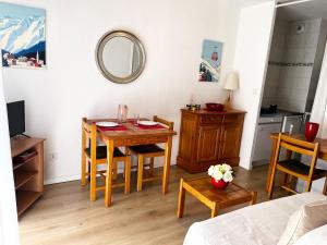 Appartements Centre Ax - 4 people - ground floor - Parking : photos des chambres