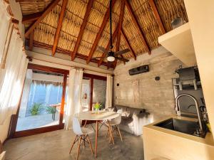 Villa Rincón del surf, 50m spot surf, AC, Starlink, Alberca, Terraza, La Saladita