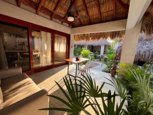 Villa Rincón del surf, 50m spot surf, AC, Starlink, Alberca, Terraza, La Saladita