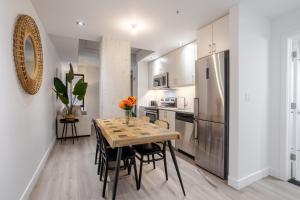 Roomy 1BR Getaway MTL Old Port