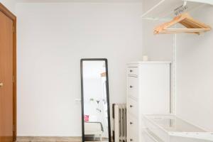 Charming Apartment With Vibrant Accents