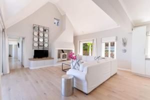 Sublime five bed property in glorious setting
