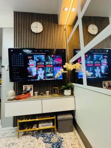 KDs Home - Fast WiFi, Netflix , Pool , Karaoke