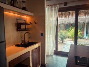 Villa Gato Surf Houses grande 4-6 personas, Starlink, AC, alberca, 50 m del spot La Saladita