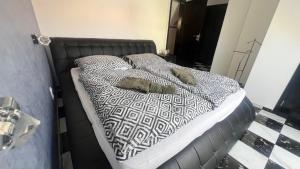 Royal City Apartment