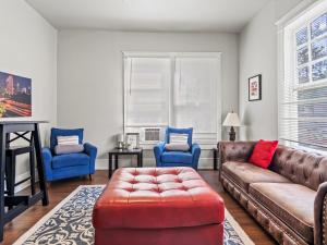 Cute 2 Bed, 1 Bath Retreat Near Baylor Hospital