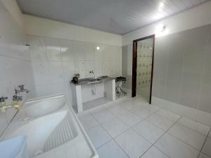 Quarto Compartilhado na Praça de Serra Grande