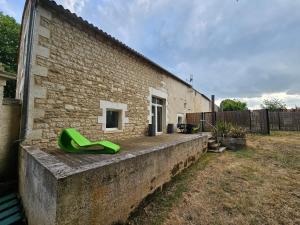 Villas Maison de caractere - Jardin - Proche Angouleme : photos des chambres