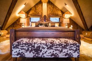 Suite with Hot Tub room in Coyote Bluff Estate