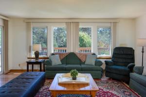 Family Fun, Private, Close to Trails, Beaches