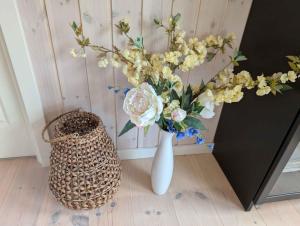 Charming Cottage With Large Fenced Garden